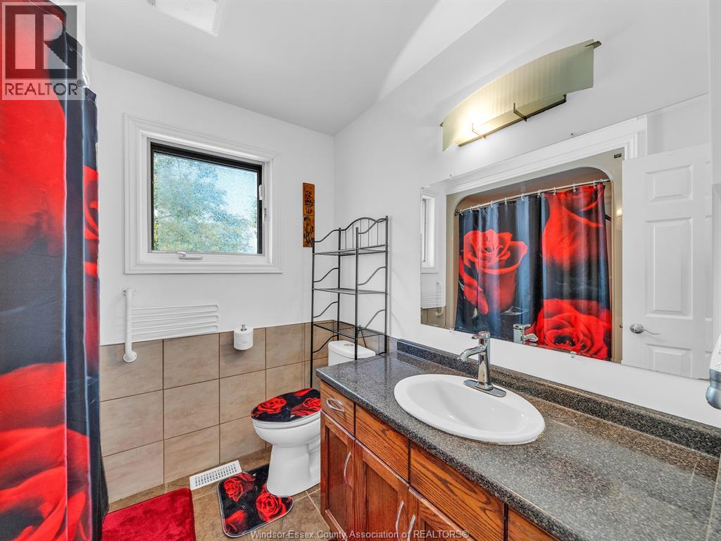 1098 Stoneybrook Crescent Property Photo 29