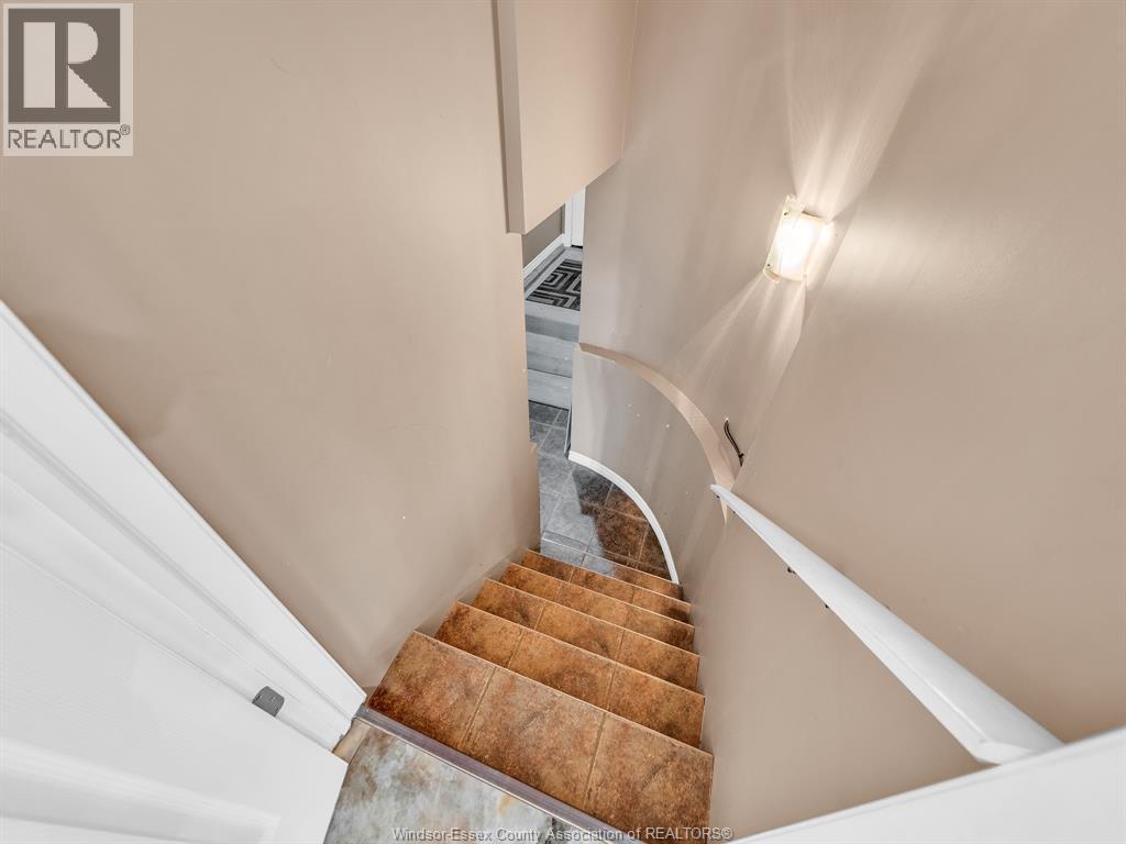 1098 Stoneybrook Crescent Property Photo 35