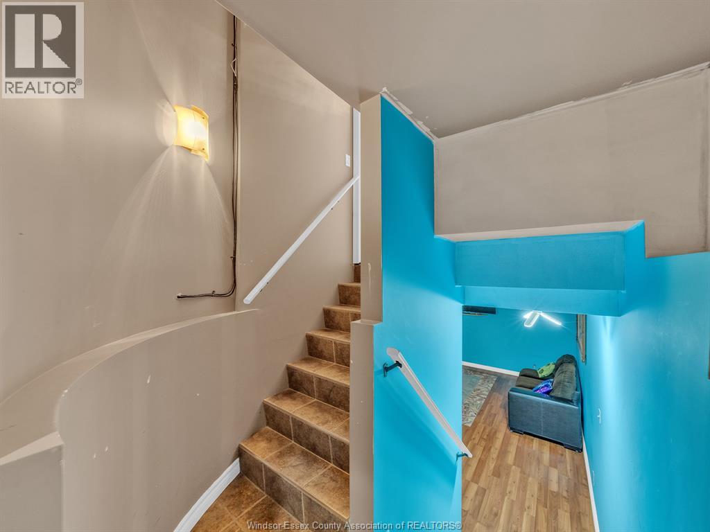 1098 Stoneybrook Crescent Property Photo 36