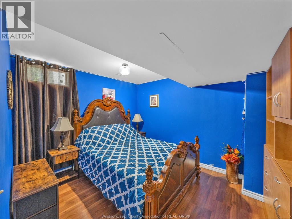 1098 Stoneybrook Crescent Property Photo 39