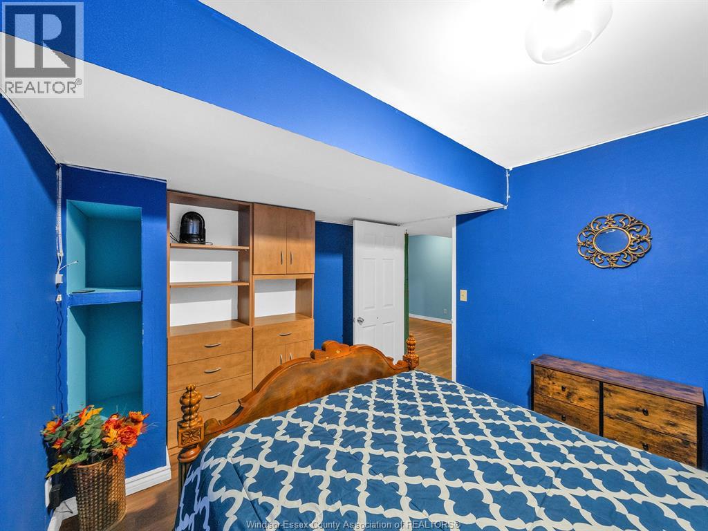 1098 Stoneybrook Crescent Property Photo 40