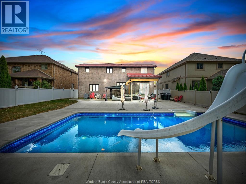 1098 Stoneybrook Crescent Property Photo 46