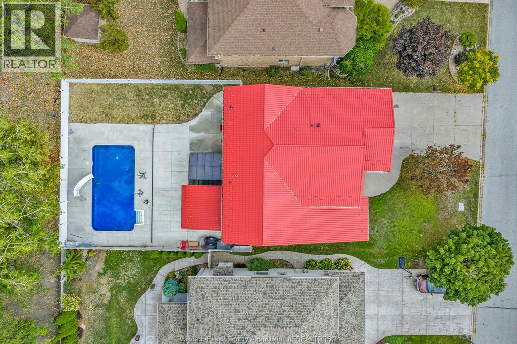 1098 Stoneybrook Crescent Property Photo 48