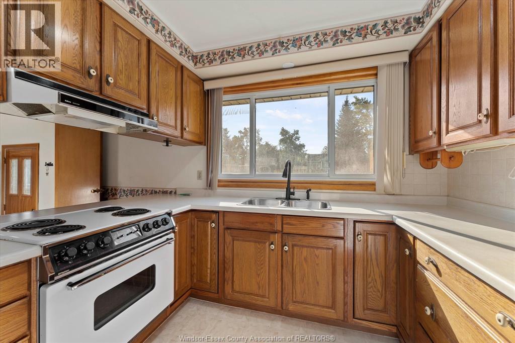 1898 Jefferson Property Photo 9