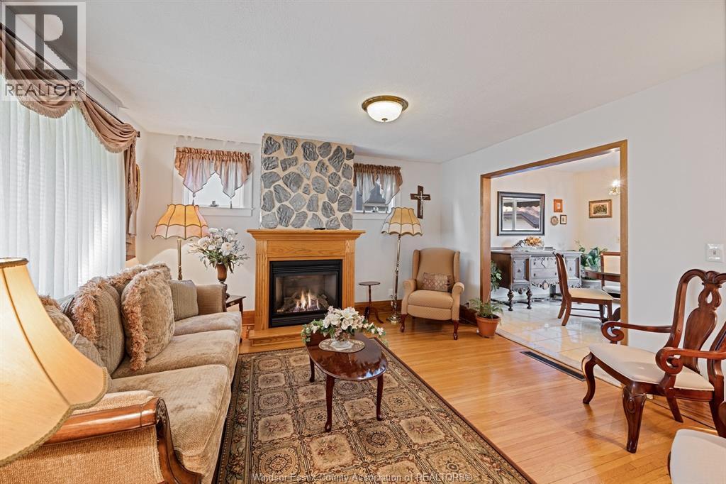 1863 Pillette Property Photo 6