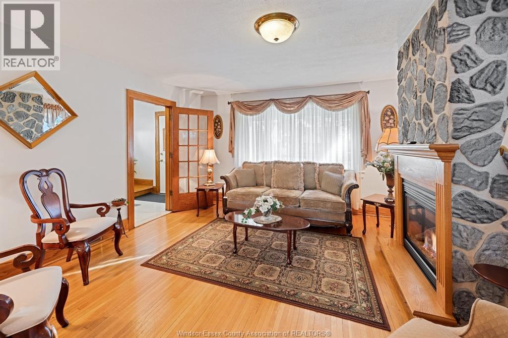 1863 Pillette Property Photo 7