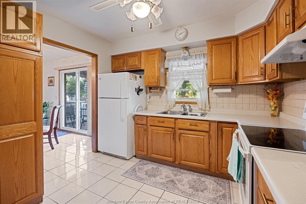 1863 Pillette Property Photo 14