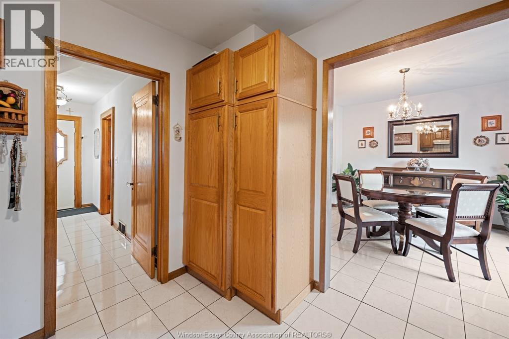 1863 Pillette Property Photo 15