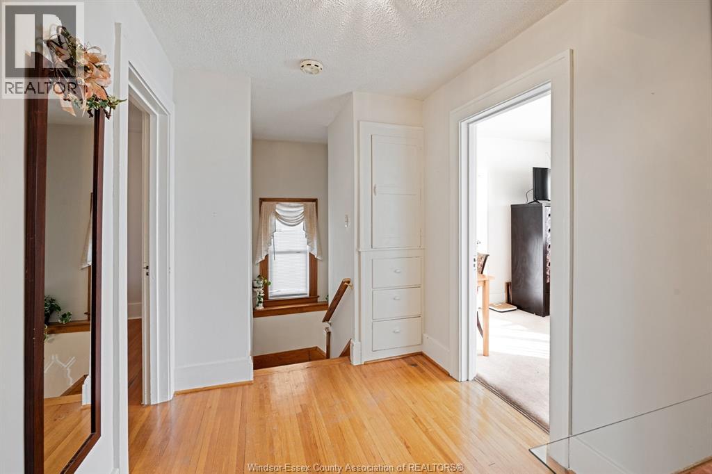1863 Pillette Property Photo 16