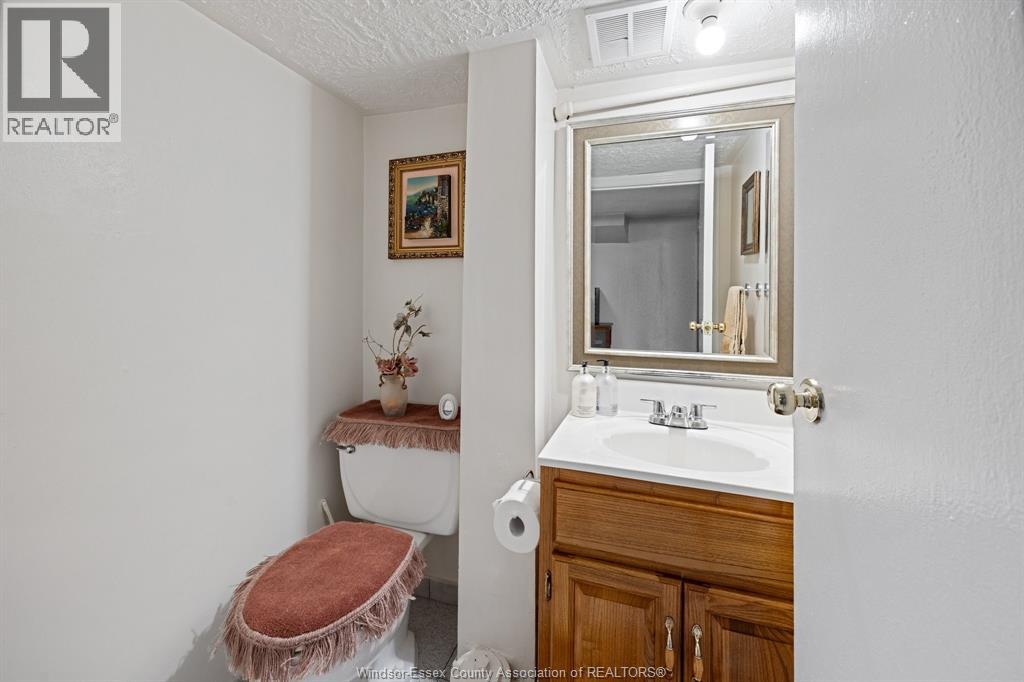 1863 Pillette Property Photo 23