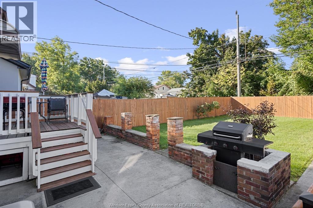 1863 Pillette Property Photo 27