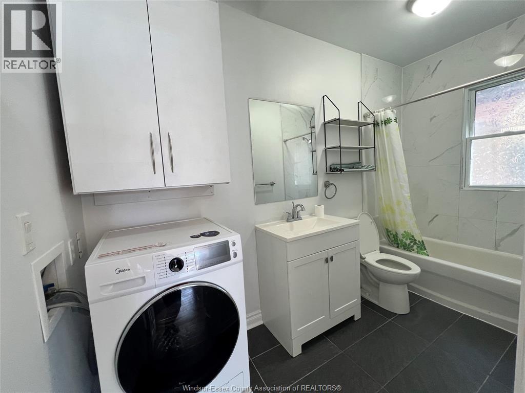 304 Parent Avenue Unit# 2 Property Photo 11