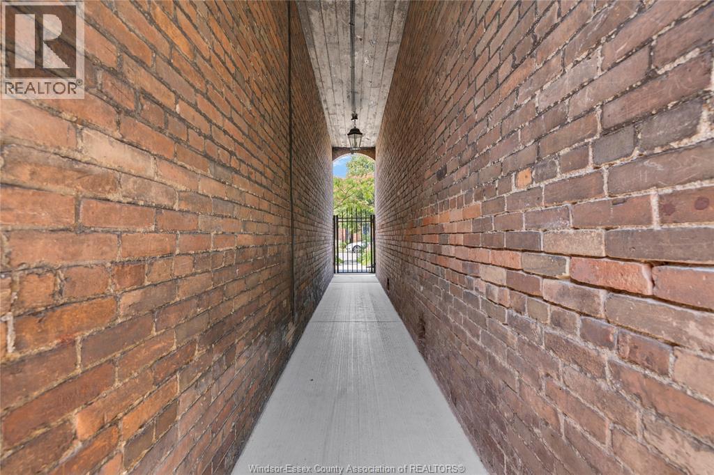 864 Monmouth Road Property Photo 4