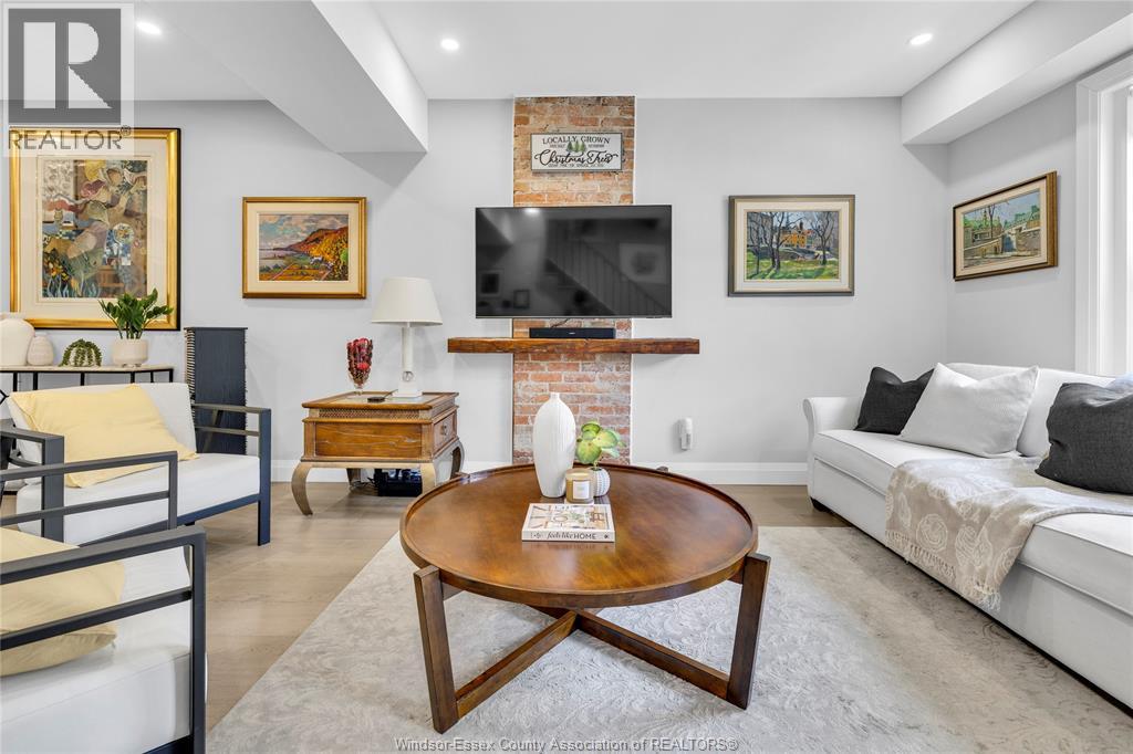 864 Monmouth Road Property Photo 10