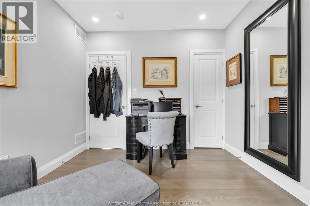 864 Monmouth Road Property Photo 23