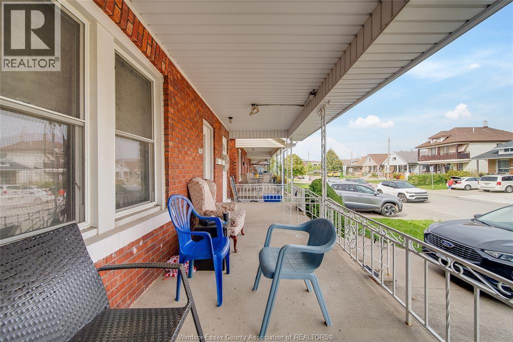 1087 Marentette Property Photo 4