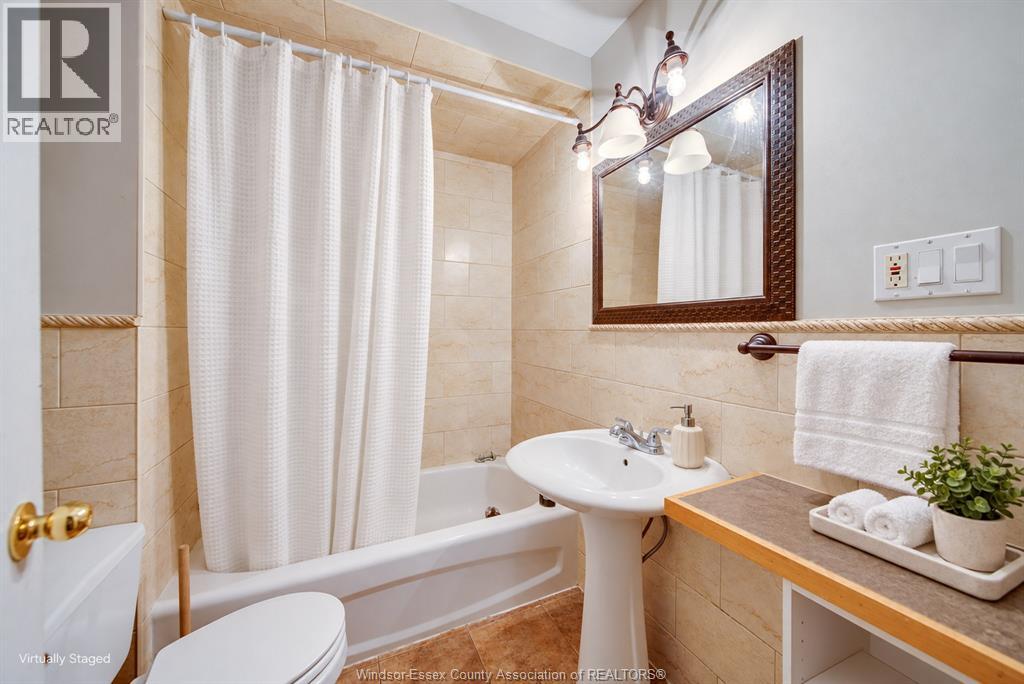 1087 Marentette Property Photo 9