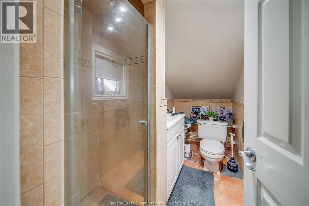 1087 Marentette Property Photo 11