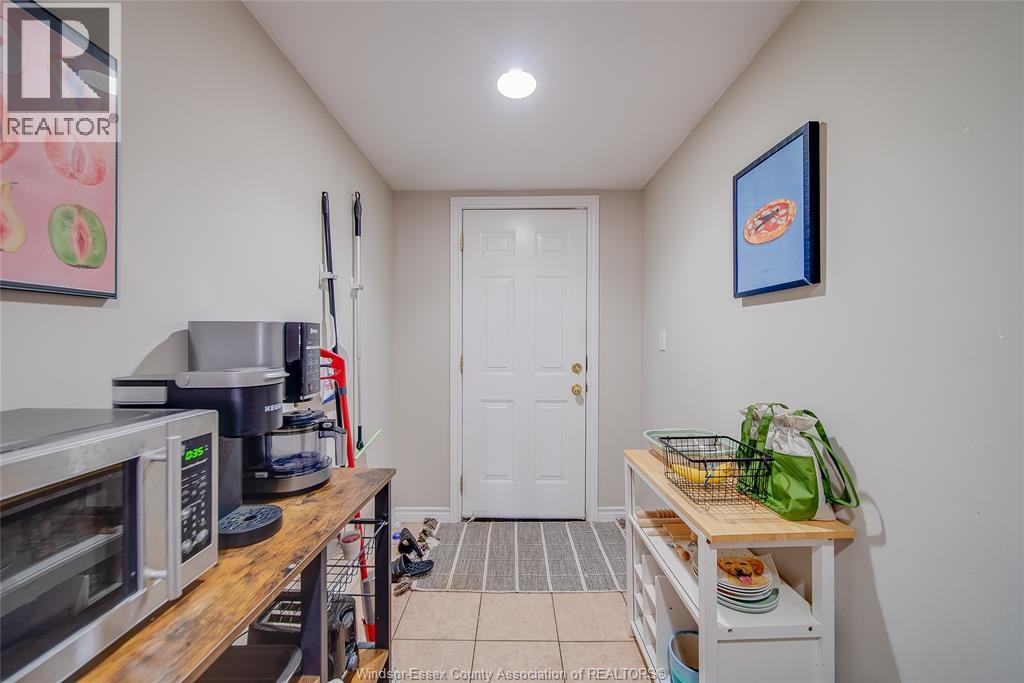 1087 Marentette Property Photo 18