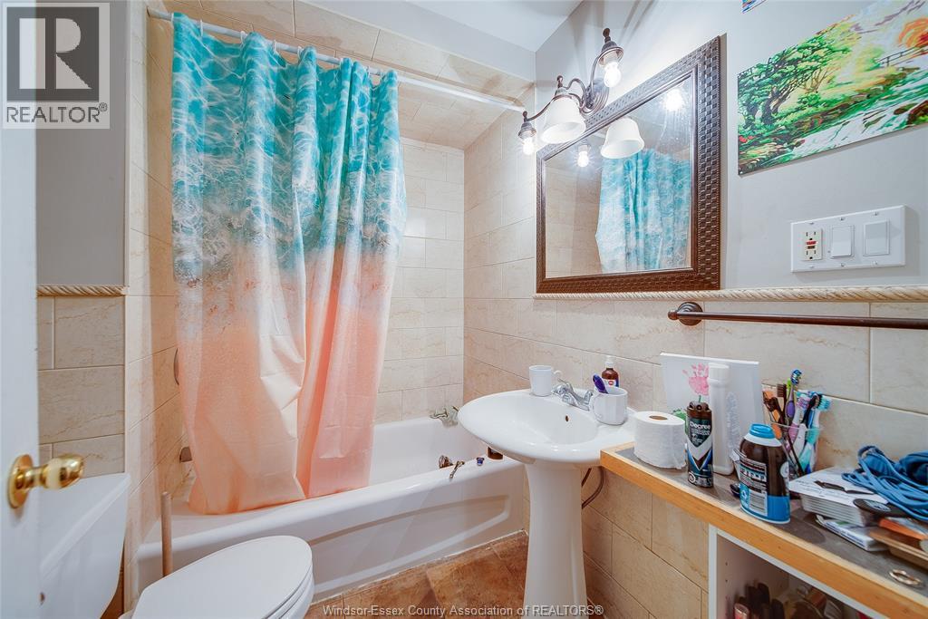 1087 Marentette Property Photo 22