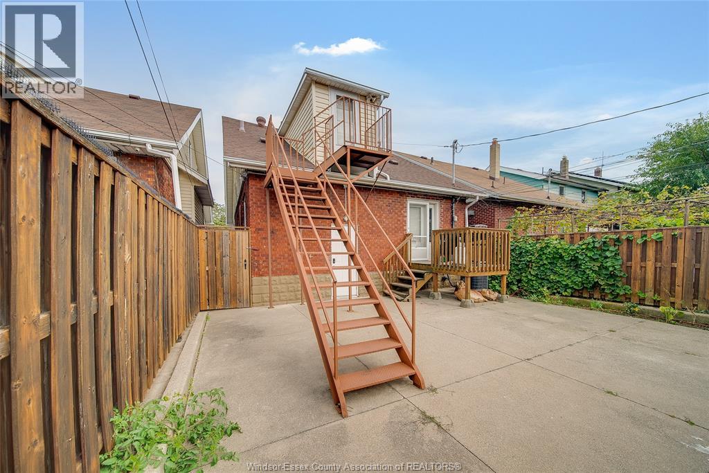 1087 Marentette Property Photo 30