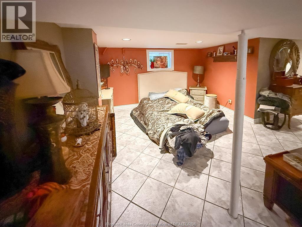 1087 Marentette Property Photo 34