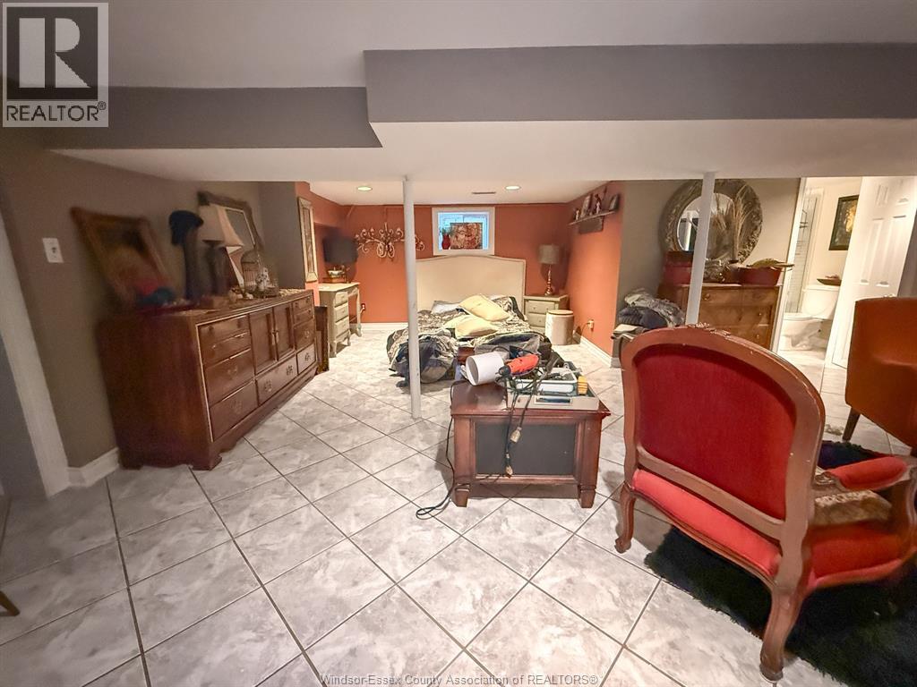 1087 Marentette Property Photo 35