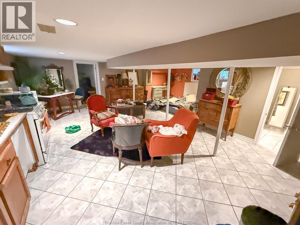 1087 Marentette Property Photo 37