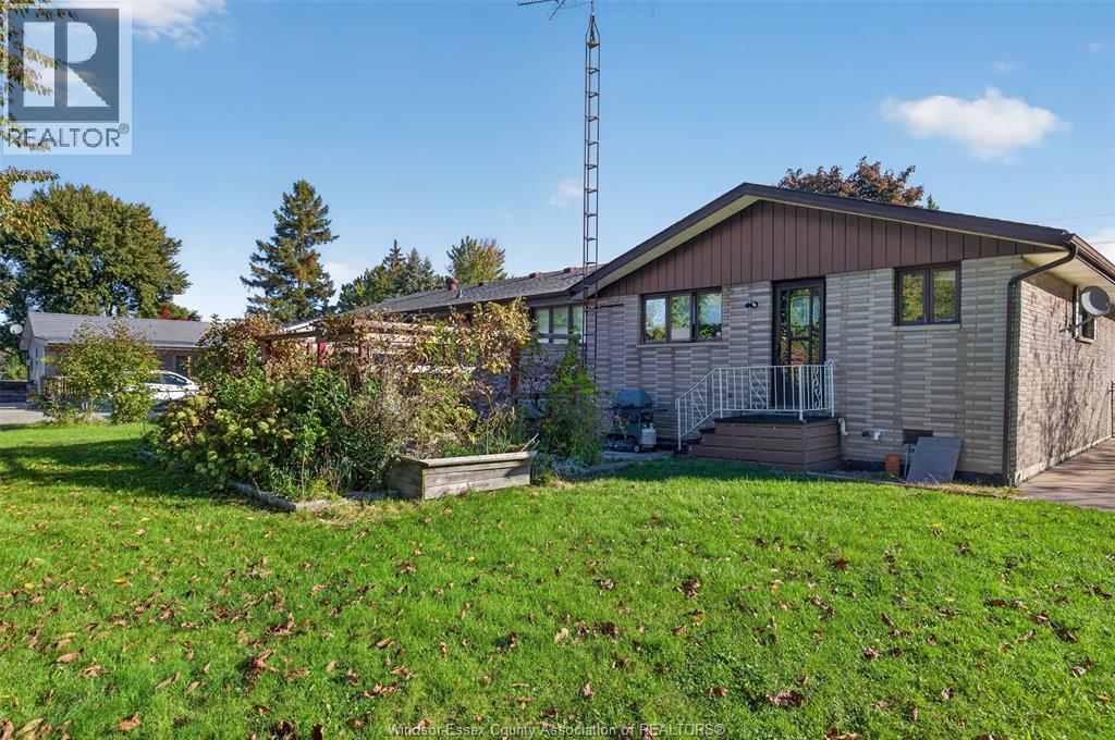 2441 Lesperance Property Photo 5