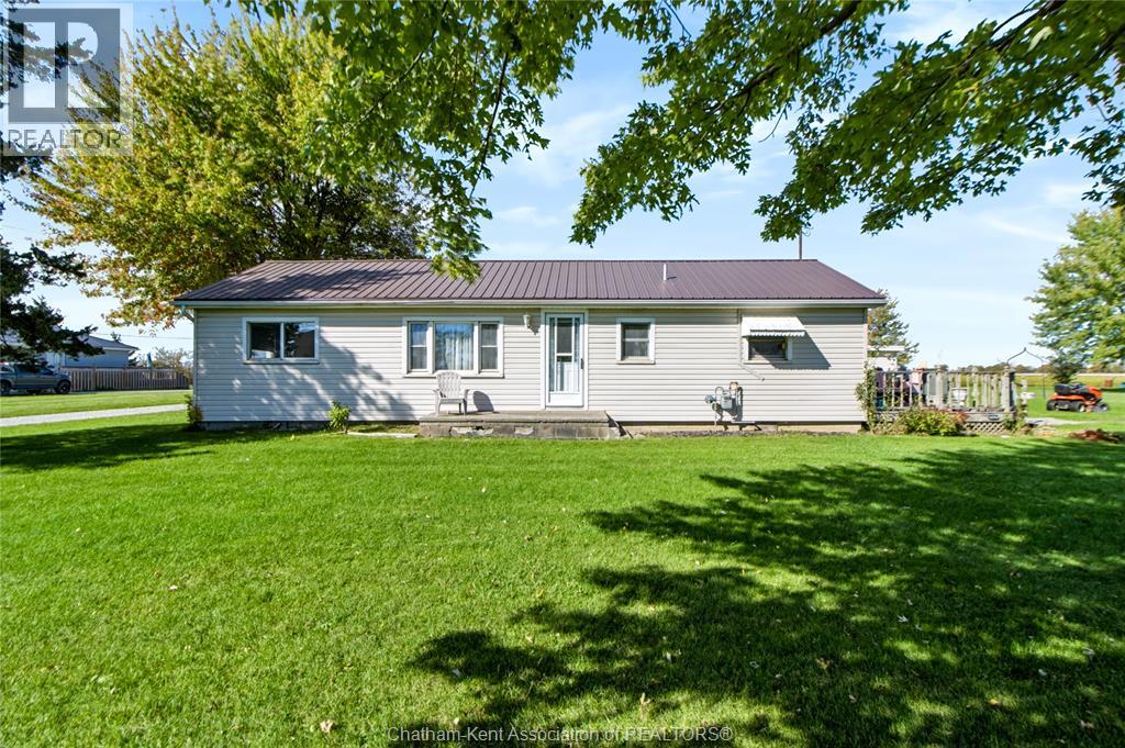 6595 Middle Line Property Photo 2