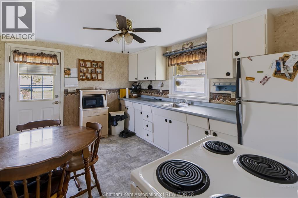 6595 Middle Line Property Photo 5