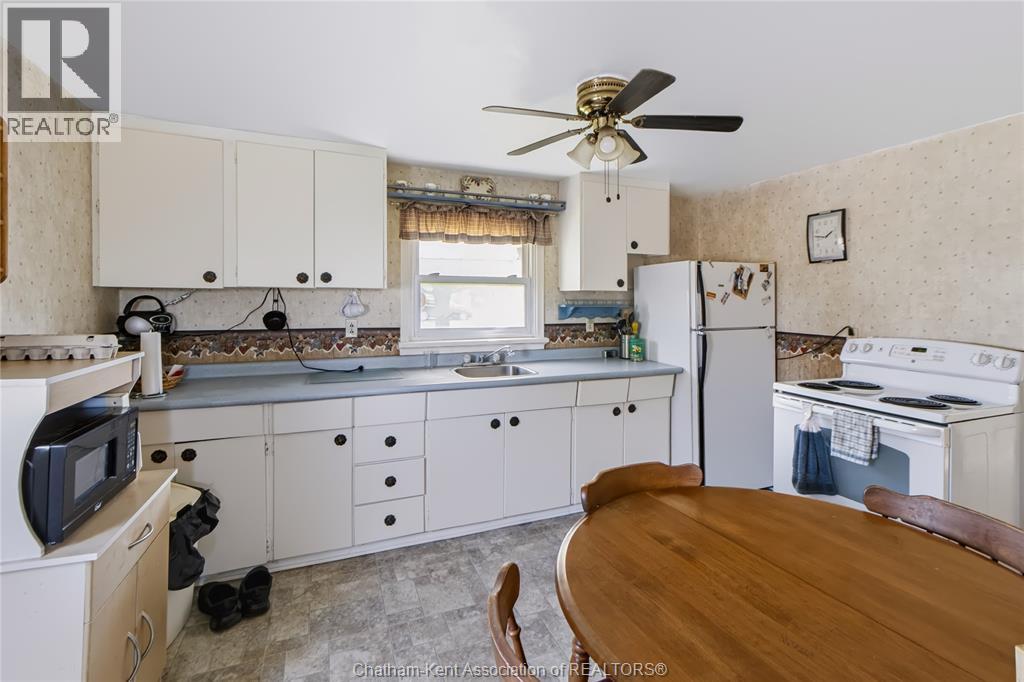 6595 Middle Line Property Photo 6