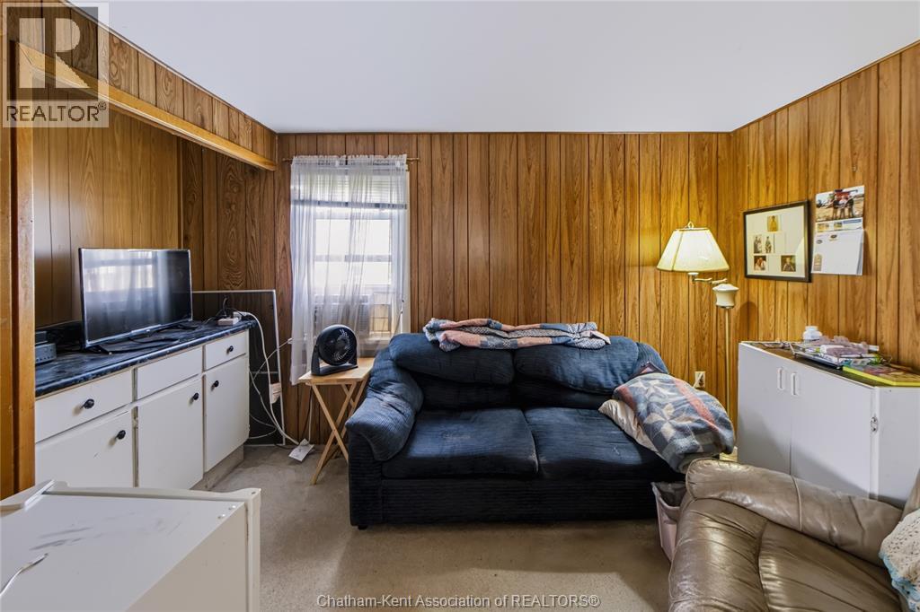 6595 Middle Line Property Photo 12
