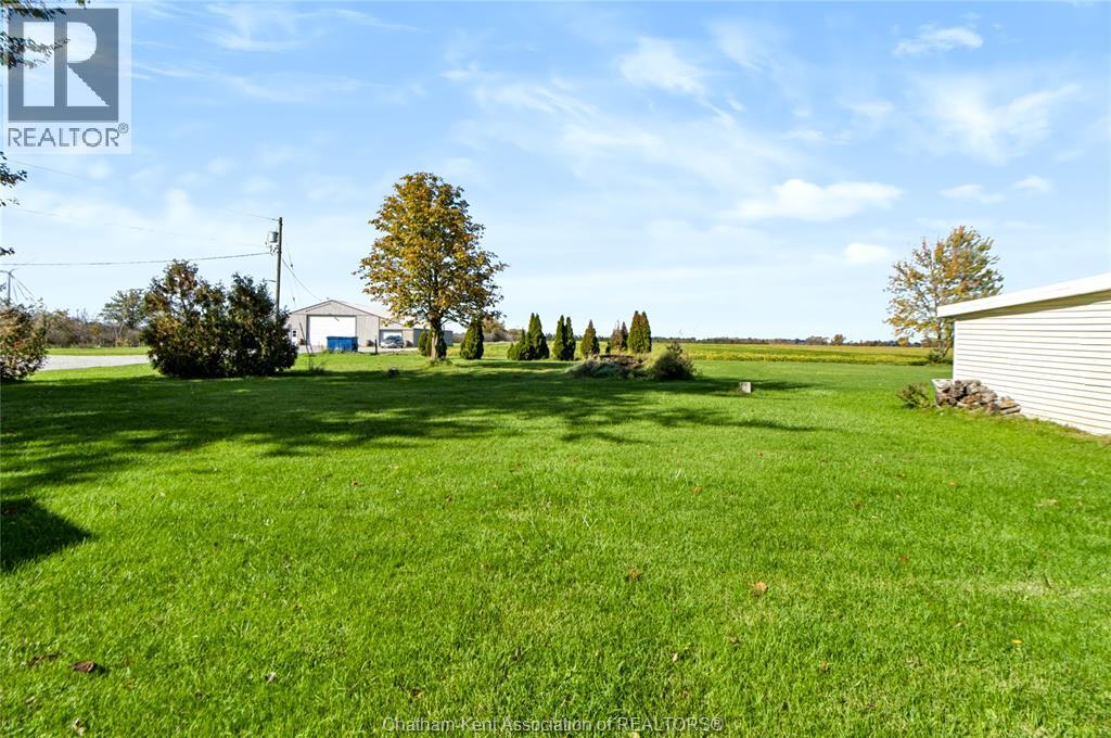 6595 Middle Line Property Photo 15