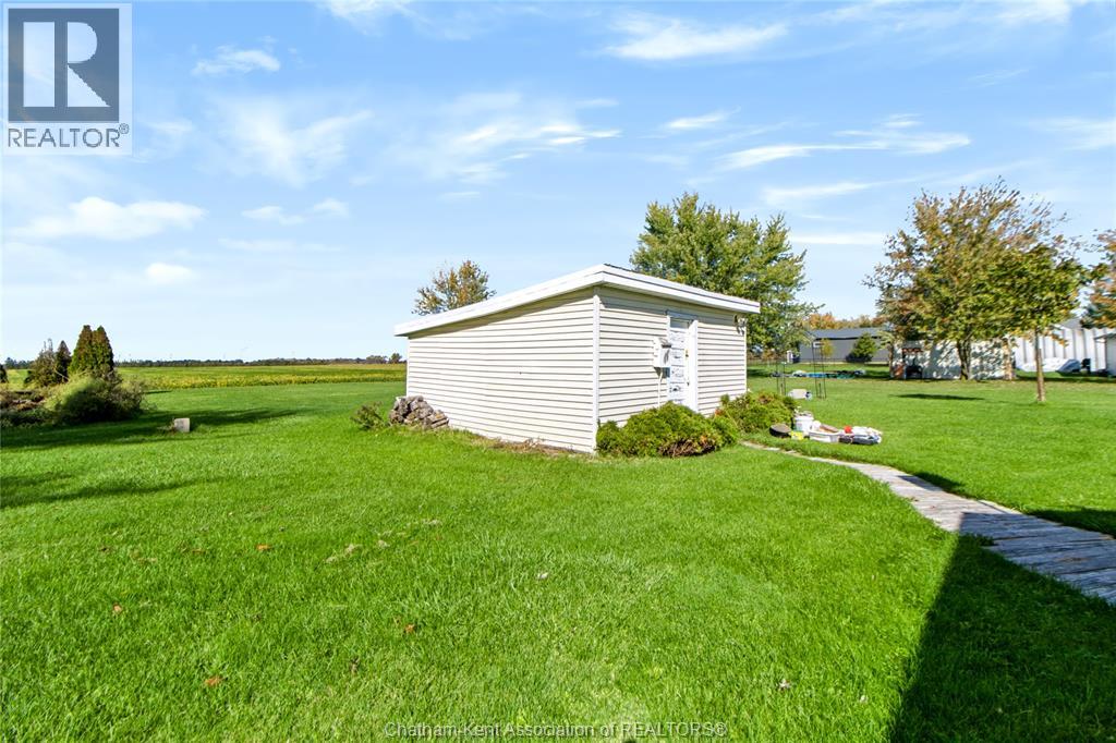 6595 Middle Line Property Photo 16