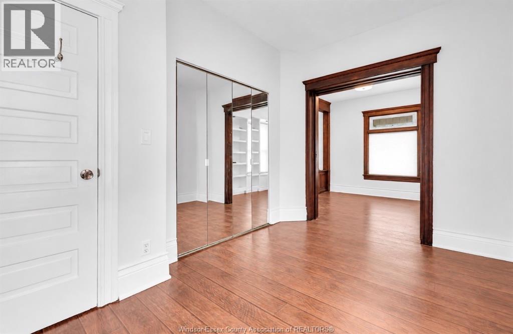 231 Gladstone Unit# 1 Property Photo 6