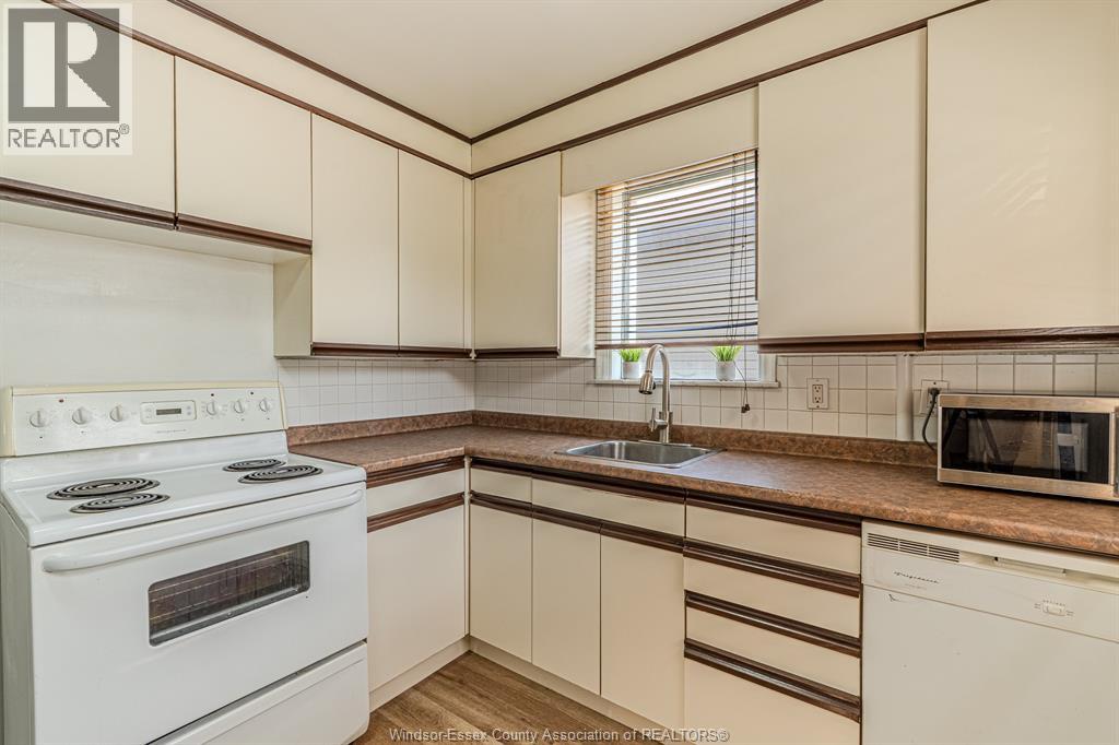 2367 Meighen Property Photo 10