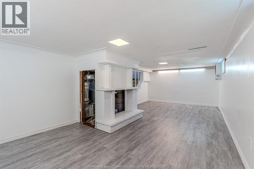 2367 Meighen Property Photo 16