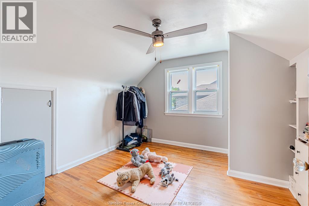 2367 Meighen Property Photo 17