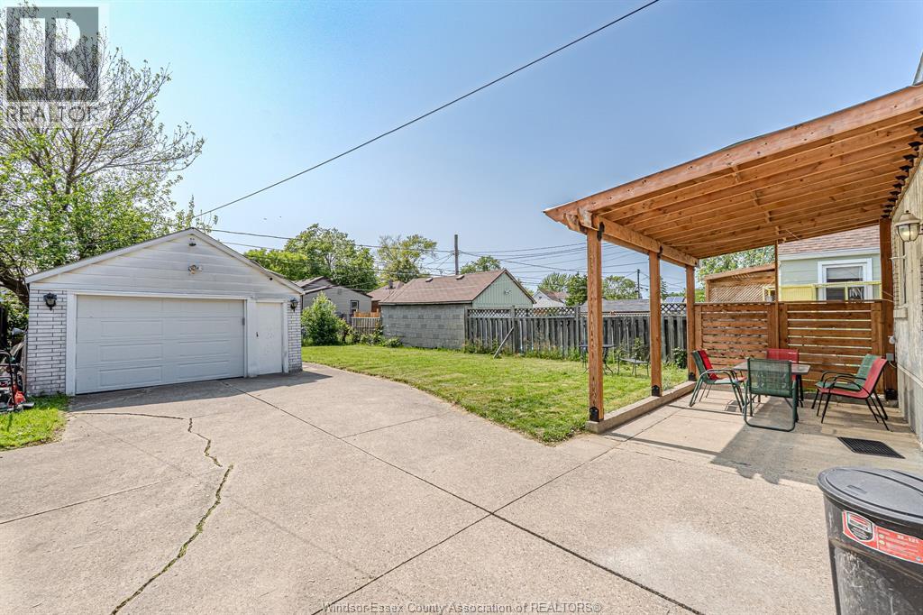 2367 Meighen Property Photo 19