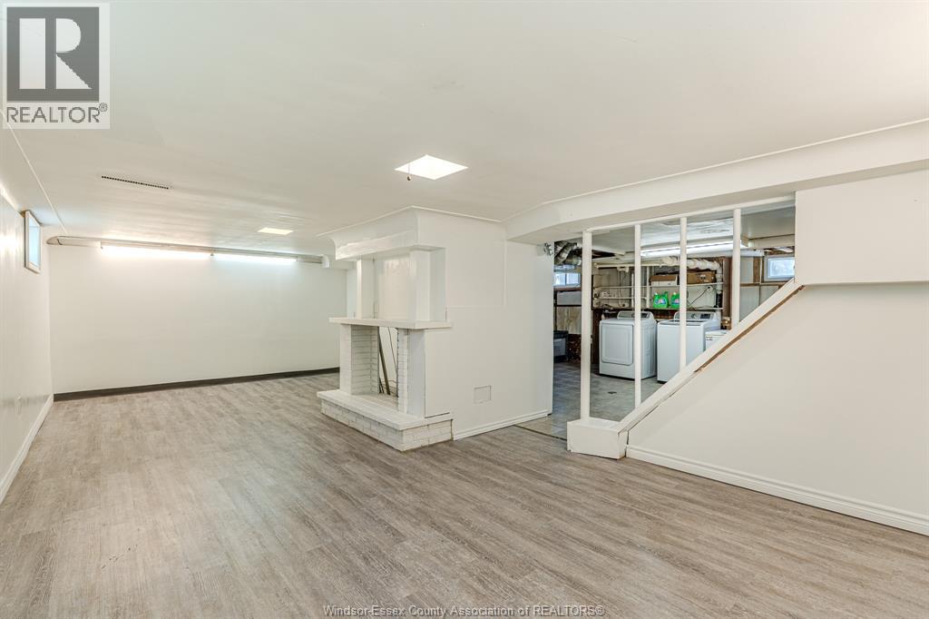 2367 Meighen Property Photo 22