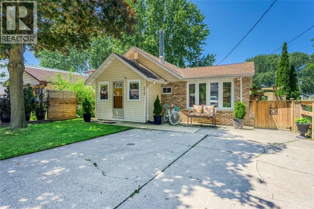 2019 BAY STREET Property Photo 1