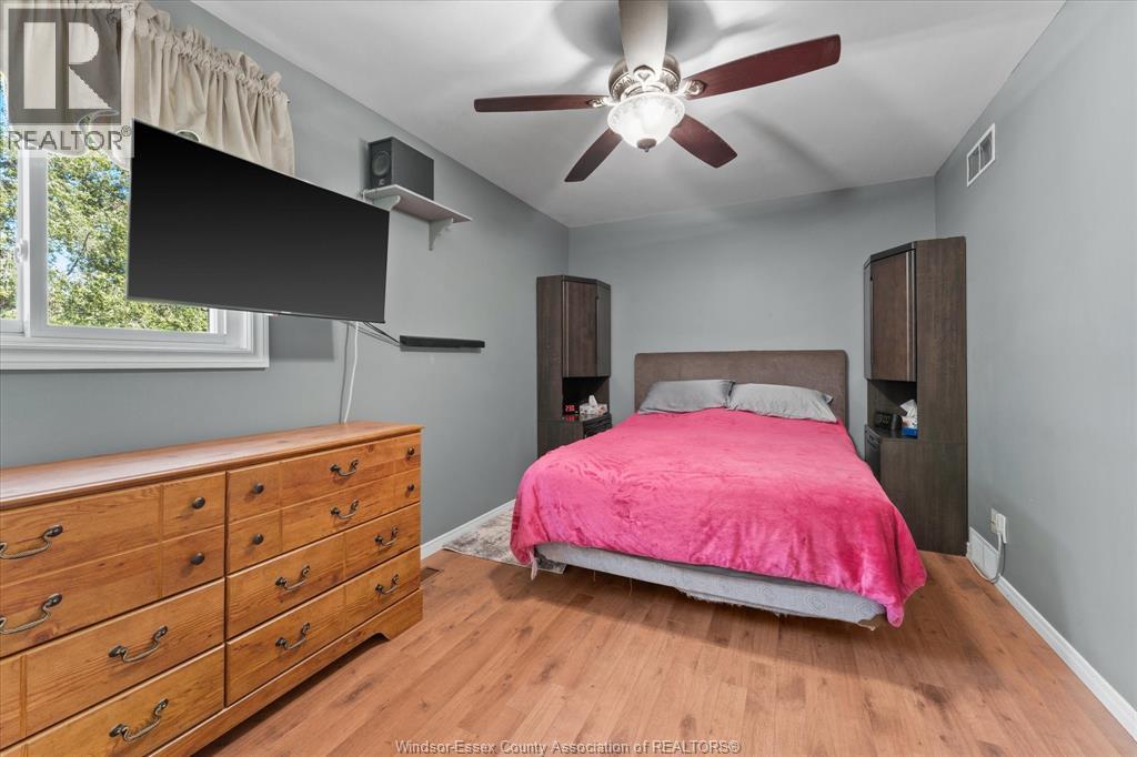464 Oak Property Photo 24