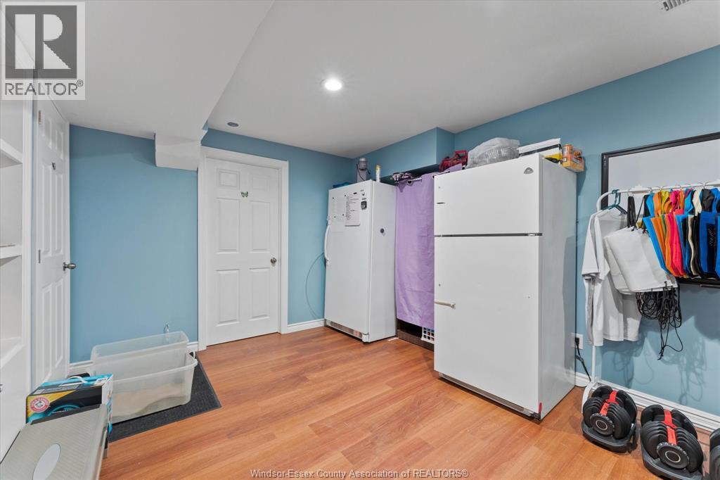 464 Oak Property Photo 33