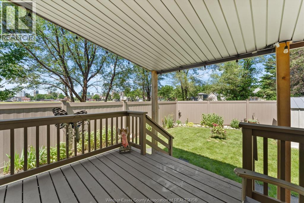 464 Oak Property Photo 37