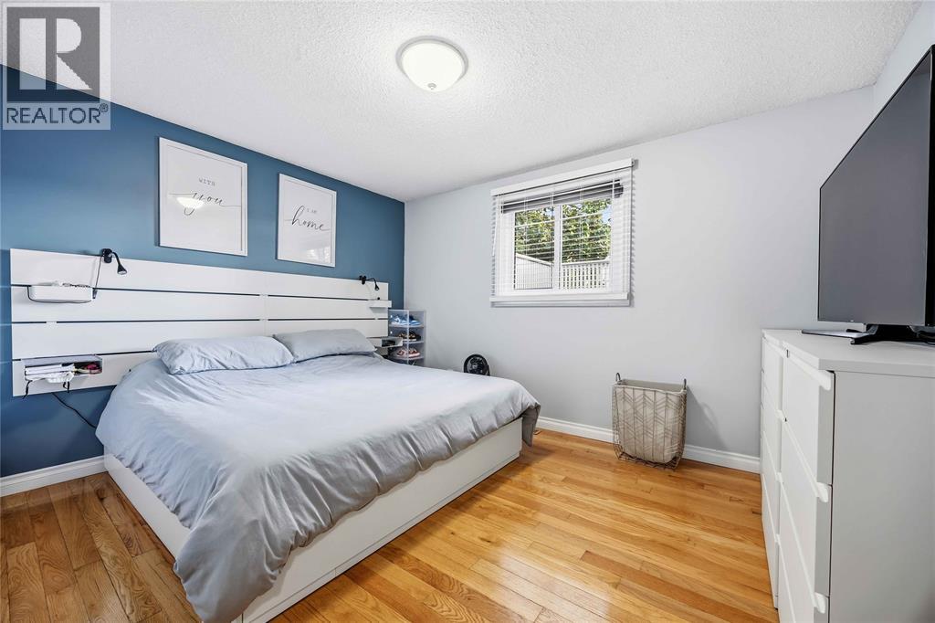 409 Huxley Avenue Property Photo 14