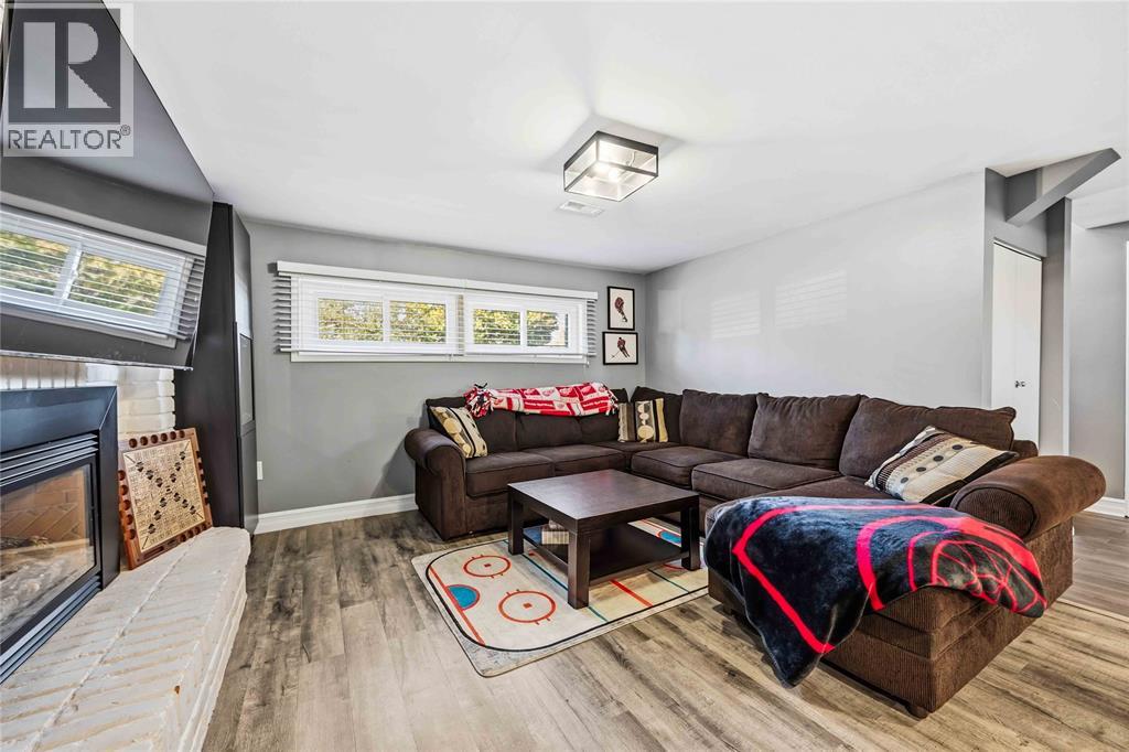409 Huxley Avenue Property Photo 24
