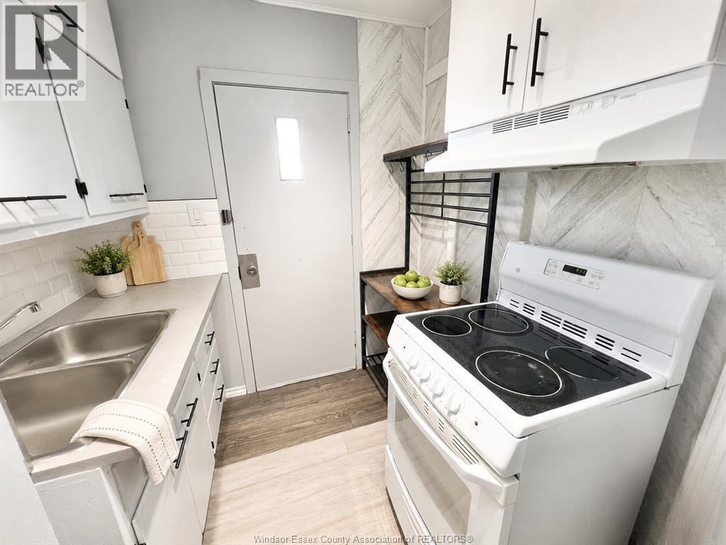 427 Cameron Property Photo 15