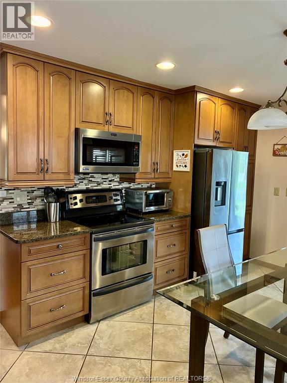 3596 Hemlock Property Photo 10
