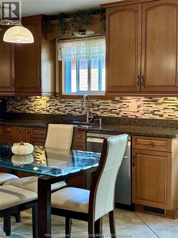 3596 Hemlock Property Photo 12